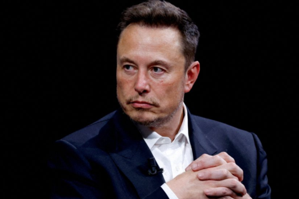Muncitorii de la Tesla, SpaceX şi X îi fac donaţii Kamalei Harris, în timp ce Elon Musk îl susţine pe Trump