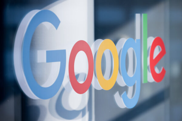 Google a primit o amendă cu 34 de zerouri, mai mare decât toţi banii din toată lumea